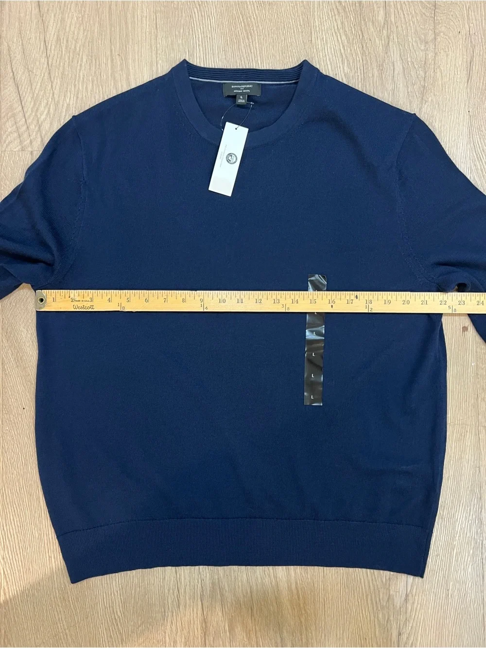 NWT Banana Republic Men’s 100% Merino Wool Navy Blue Crewneck Pullover Sweater